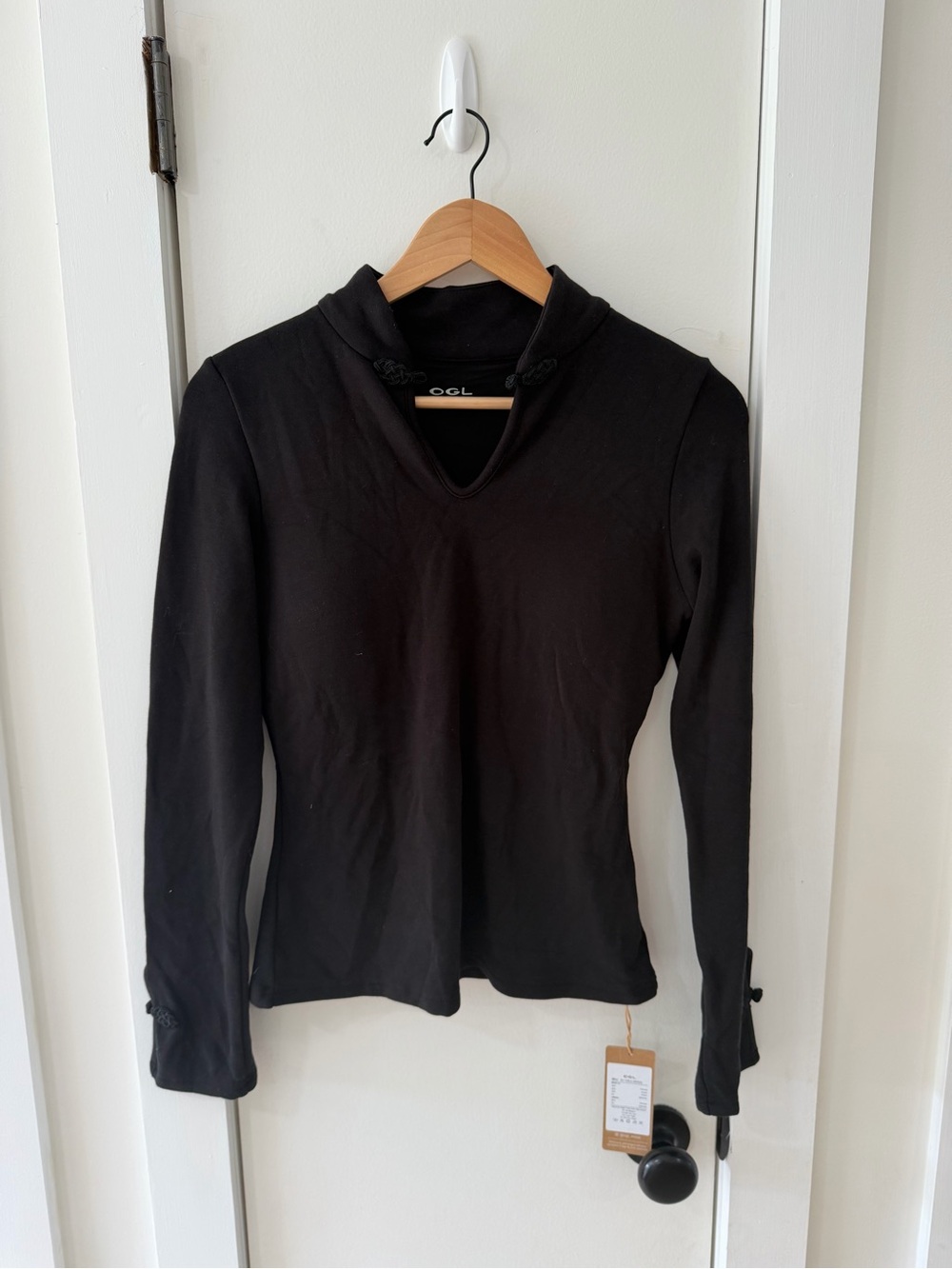 NWT OGL Women’s Black Long Sleeve with Built in Bra Size Large